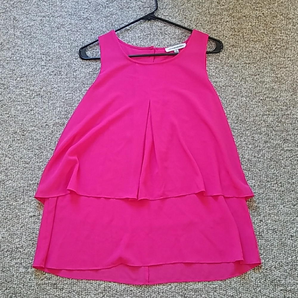Hot pink tank top 💕